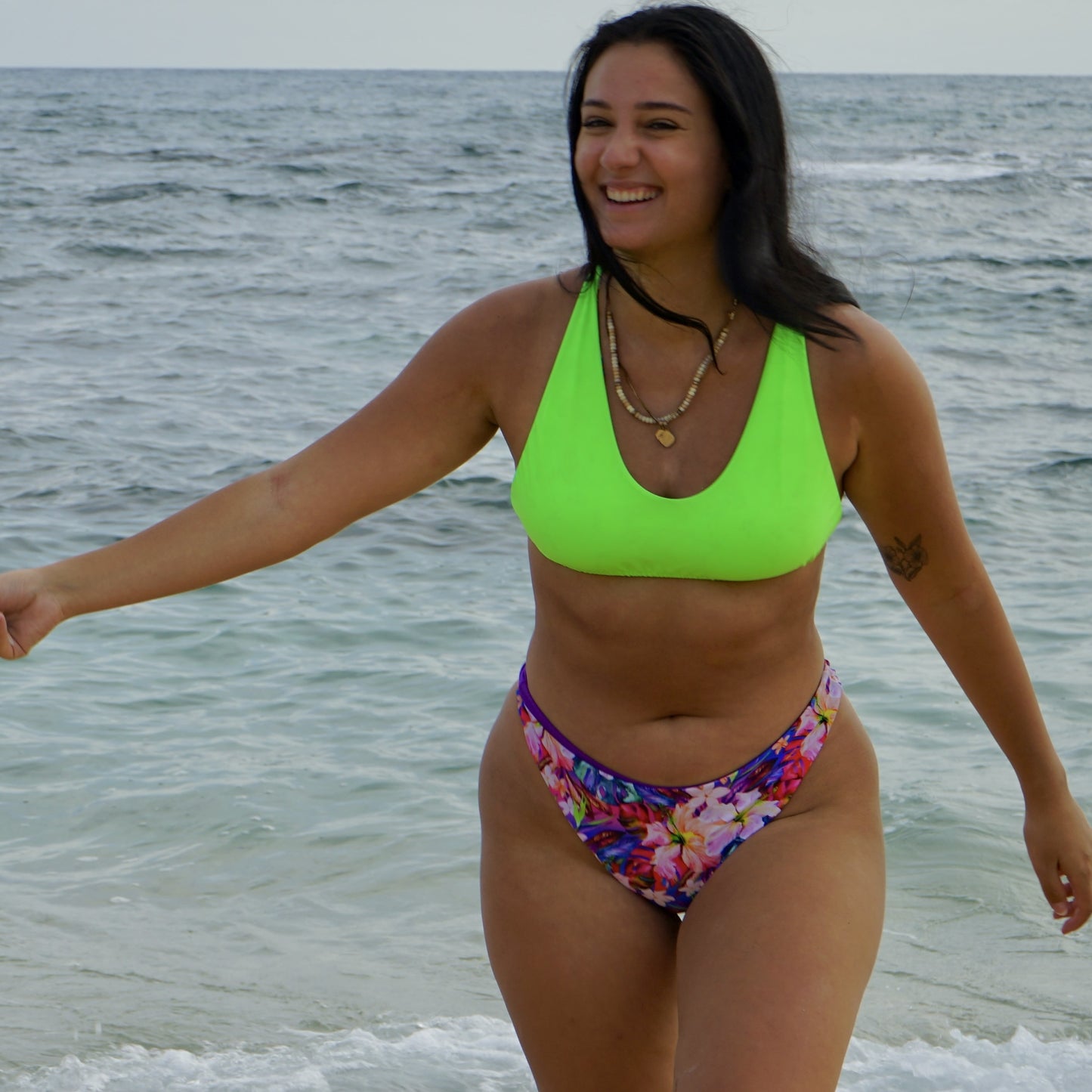 Neon Hibiscus | V-Cut Thong